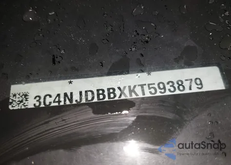 2019 Jeep Compass Latitude 4X4 z USA, uszkodzony, nr VIN 3C4NJDBBXKT593879